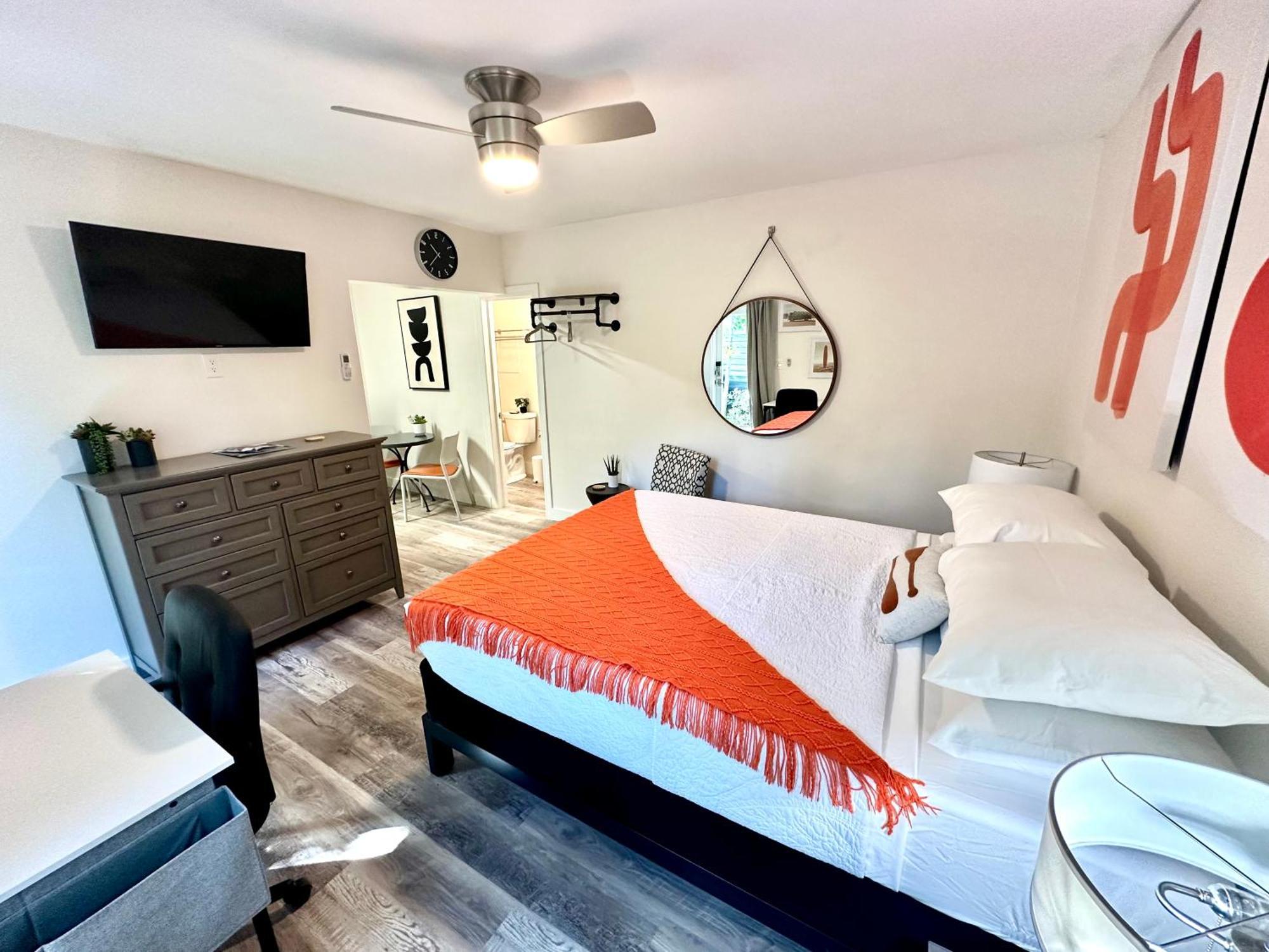 The Agustin Guesthouse - Men Only Clothing Optional Fort Lauderdale Exterior photo